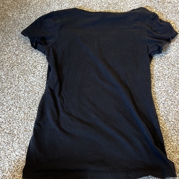 Hooters V Neck - Picture 2 of 3